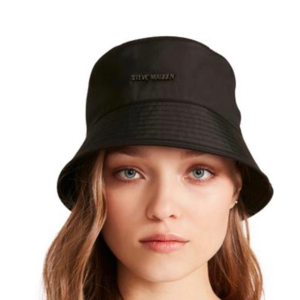 Steven Madden Black Solid  Nylon Bucket Hat